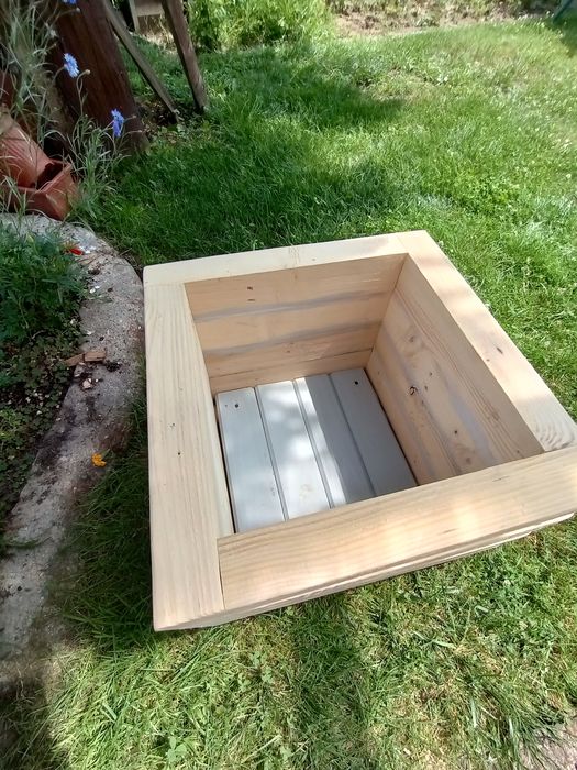 Donica z surowego drewna