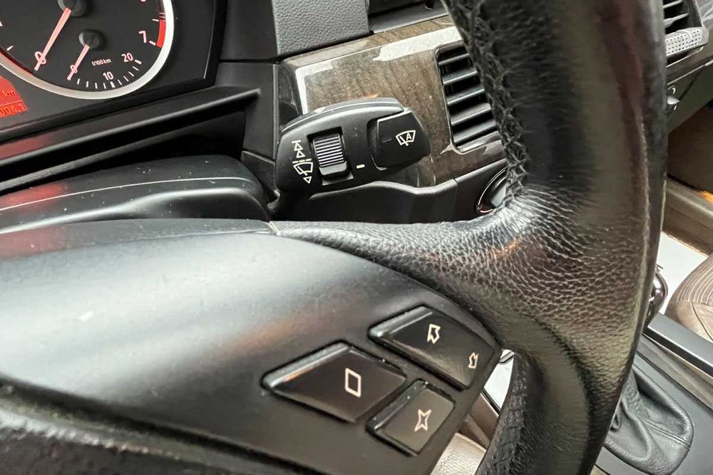 BMW 520I 2004 року