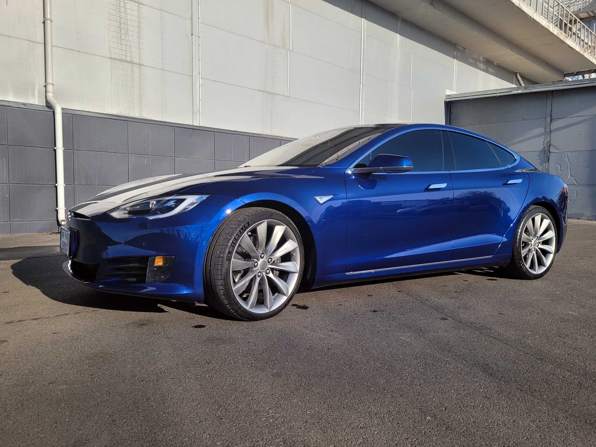 Tesla S 2016 (рест.) 75 кВт, Полный привод. Отличное состояние