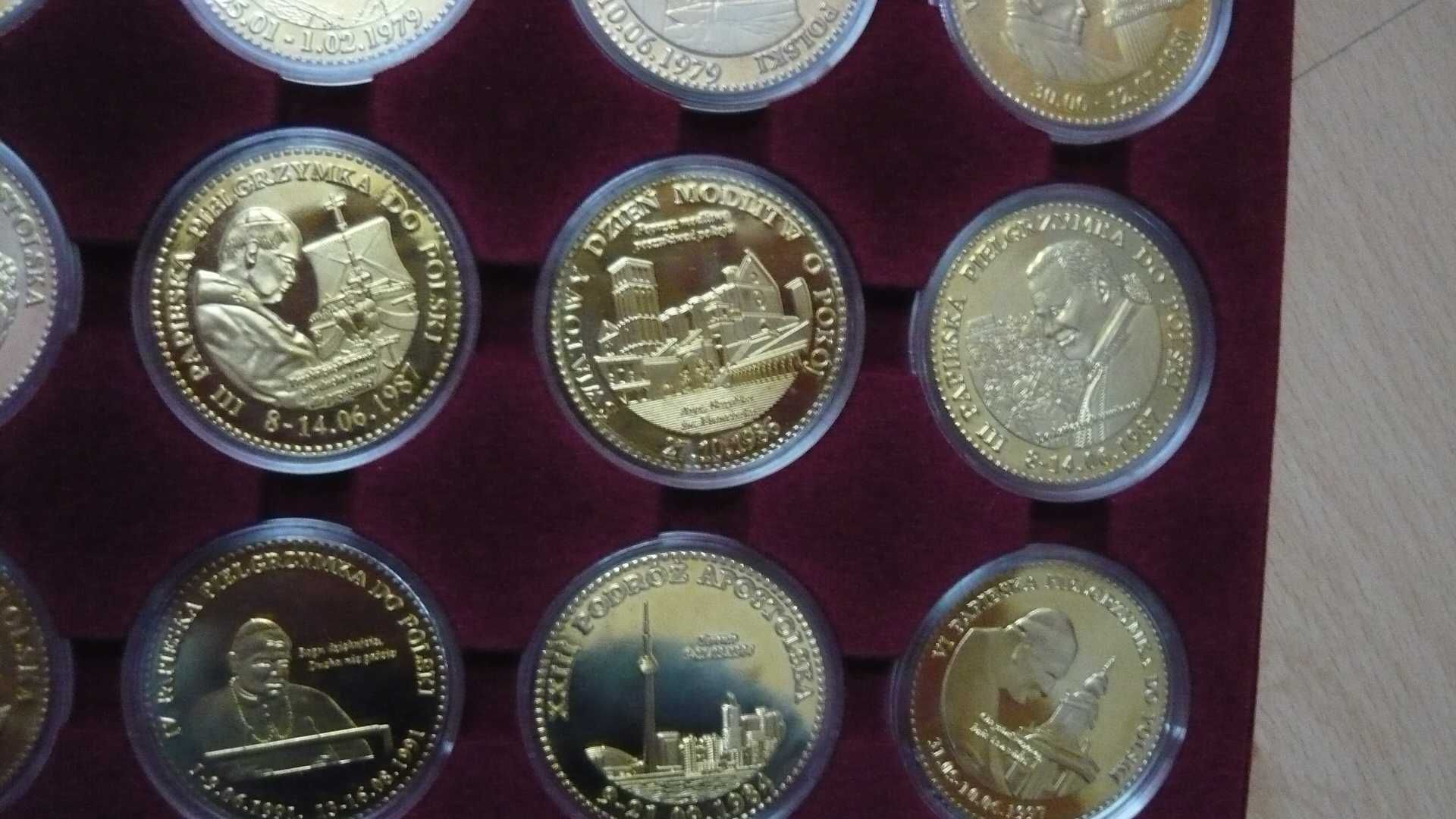 Kolekcja 24 pozłacanych medali Jan Paweł II-Pielgrzym
