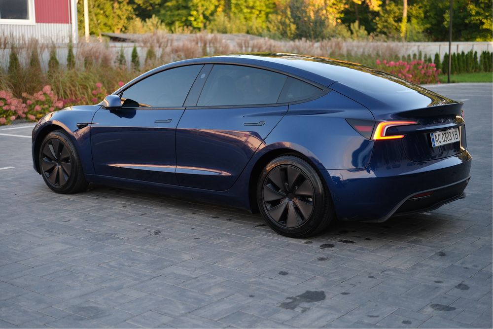 Tesla model 3 Highland
