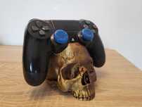 Stojak na pad ps4 dualshock v2 w kształcie czaszki 3d (jak Cuble guys)