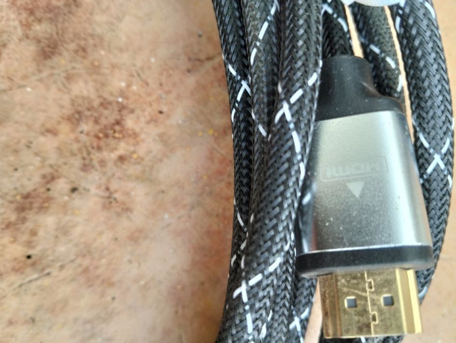 Vendo cabo HDMI com 7 metros