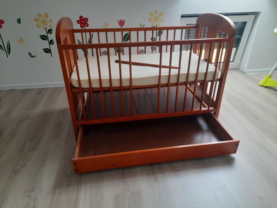 Łóżeczko dziecięce z szufladą