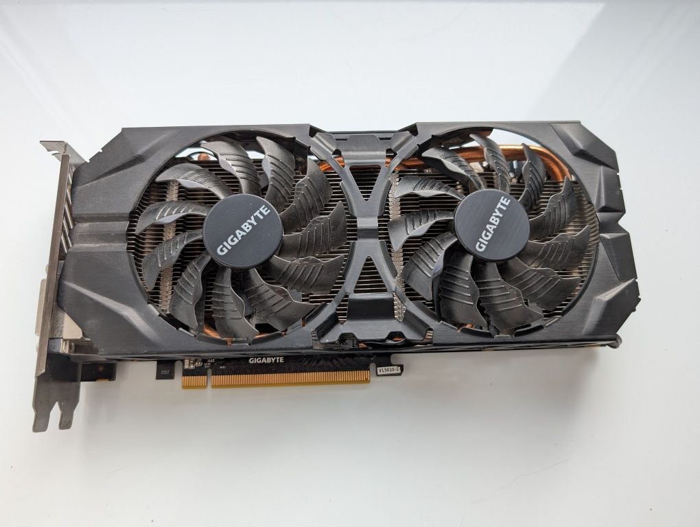 Відеокарта 8GB (Gigabyte Radeon R9 390)