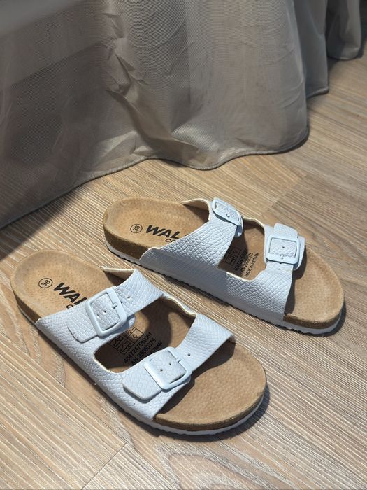 Шльопанці жіночі Walker