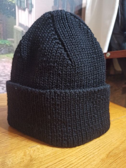 Шапка в'язана біні