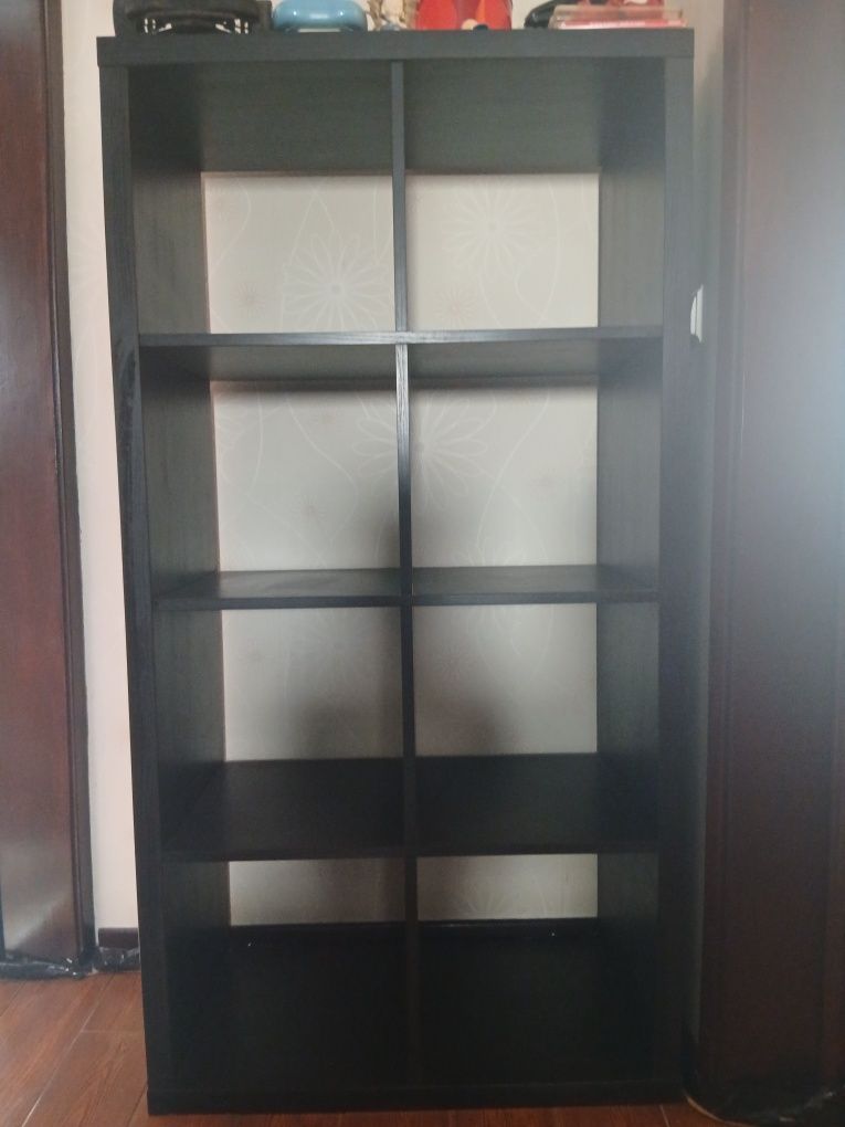Movel estante Ikea castanho escuro