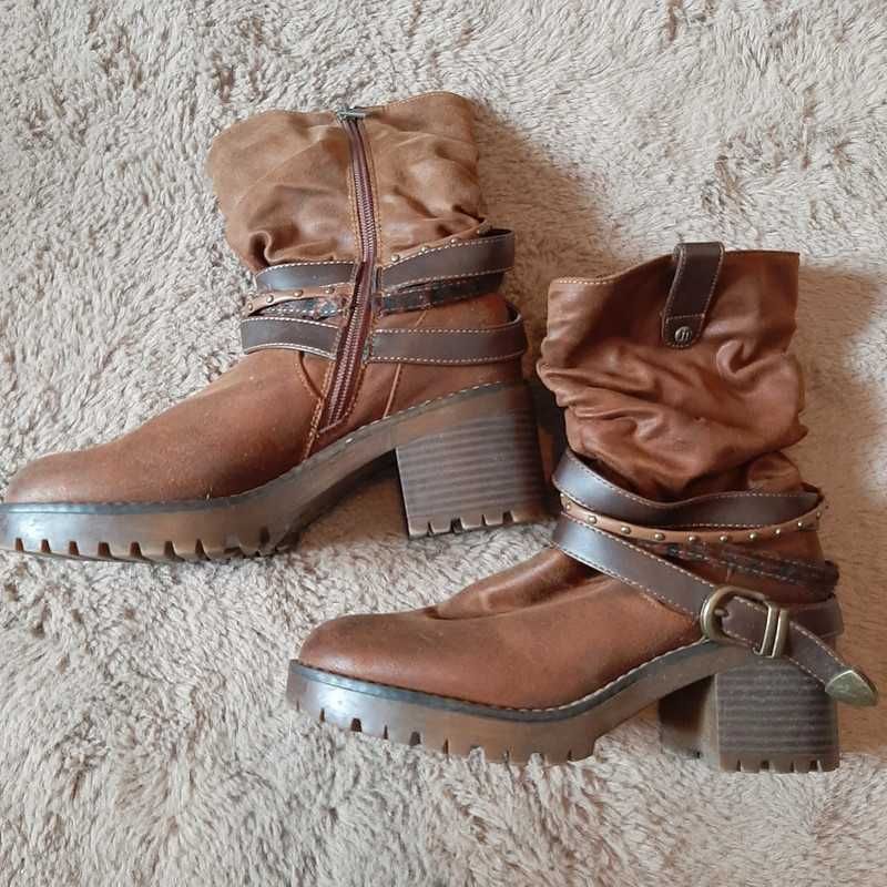 Botas castanhas - MTNG