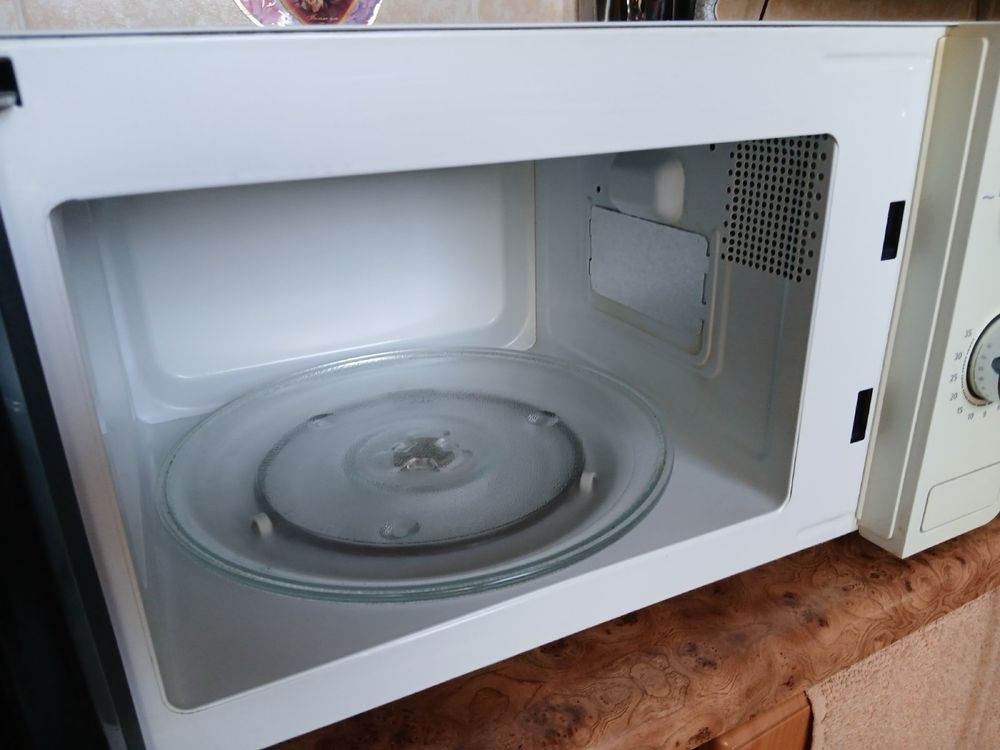 Микроволновка Gorenje.Рабочая