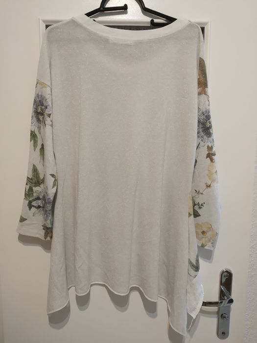 Bluzeczka biała w kwiaty