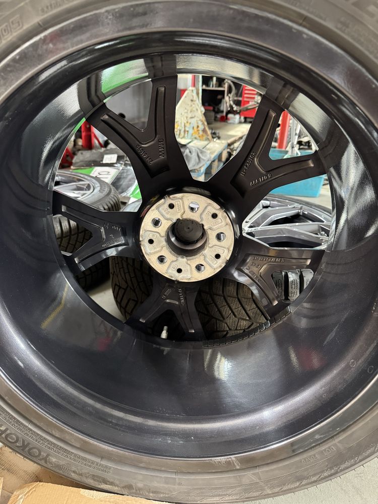 Продаю комплект дисків BMW r21 оригінал Y spoke 741 x5,x6,g05,g06