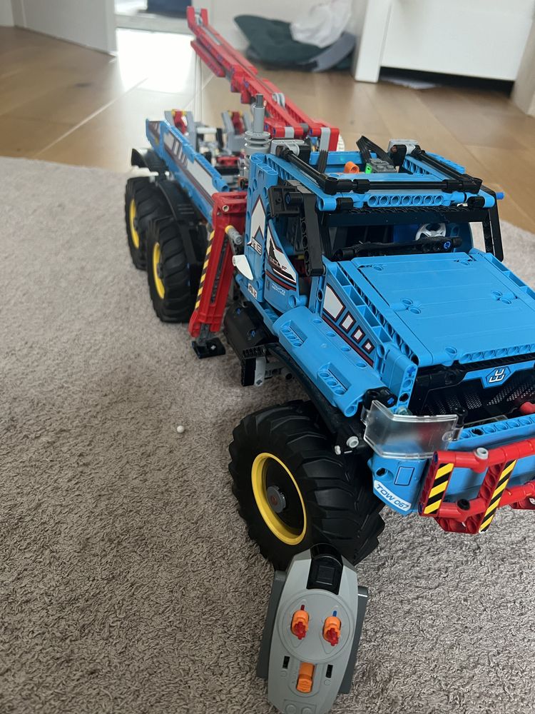 6x6 All Terrain Tow Truck 42070 | Technic