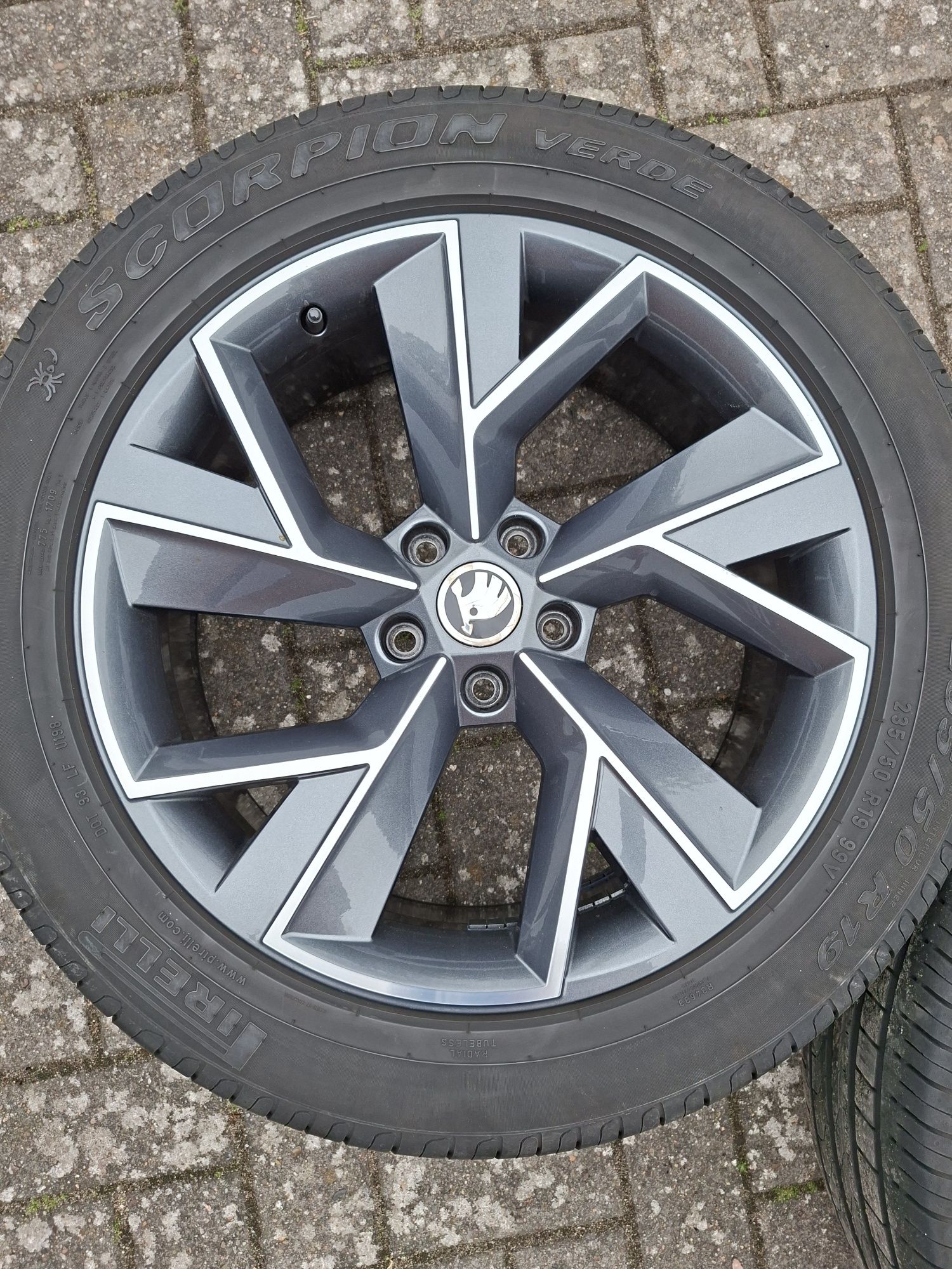 Felgi Skoda Karoq Kodiak 19" 5x112 Opony letnie 235/50/19