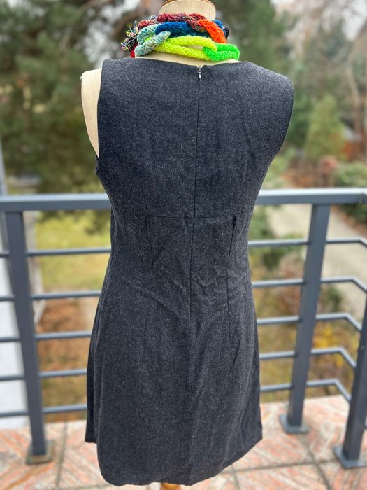Blue sukienka wełniana elegancka R.40