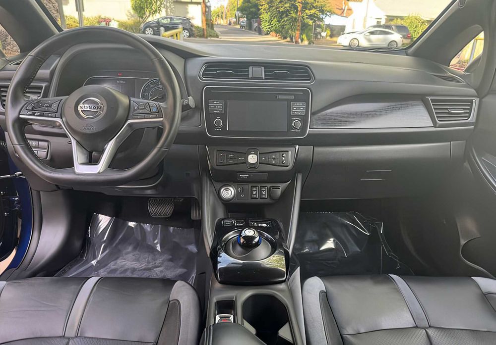 Nissan LEAF      2018