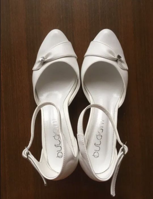 Buty ślubne 38 białe