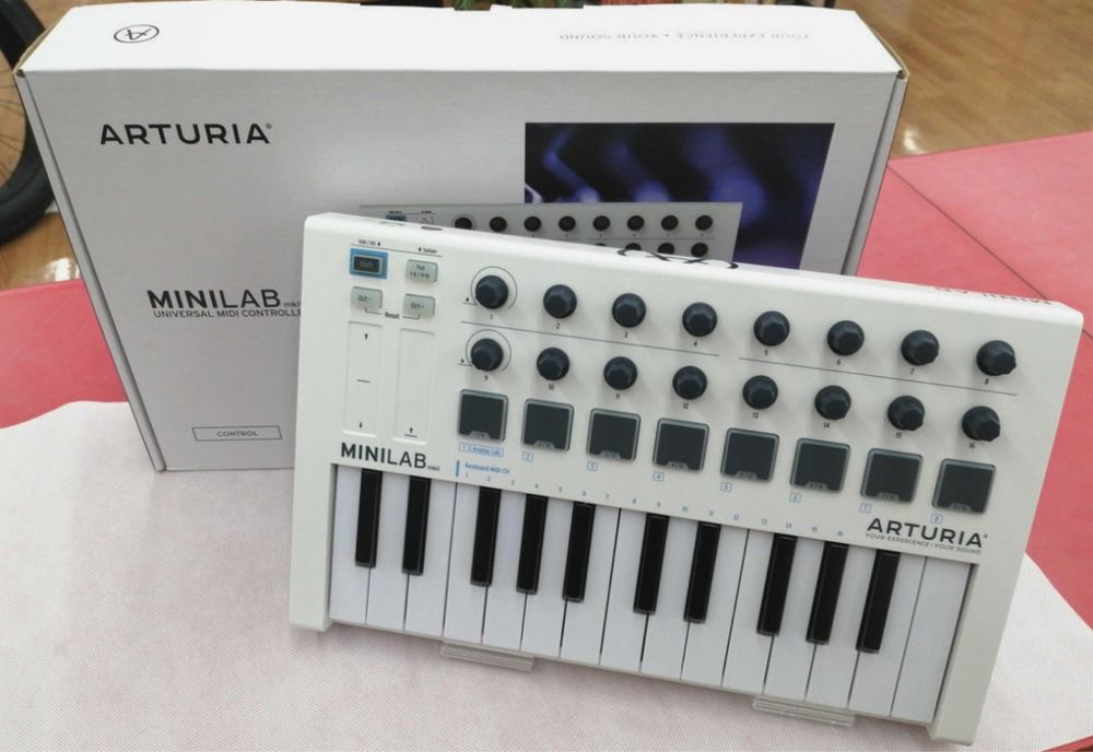 Teclado Arturia MiniLab MkII