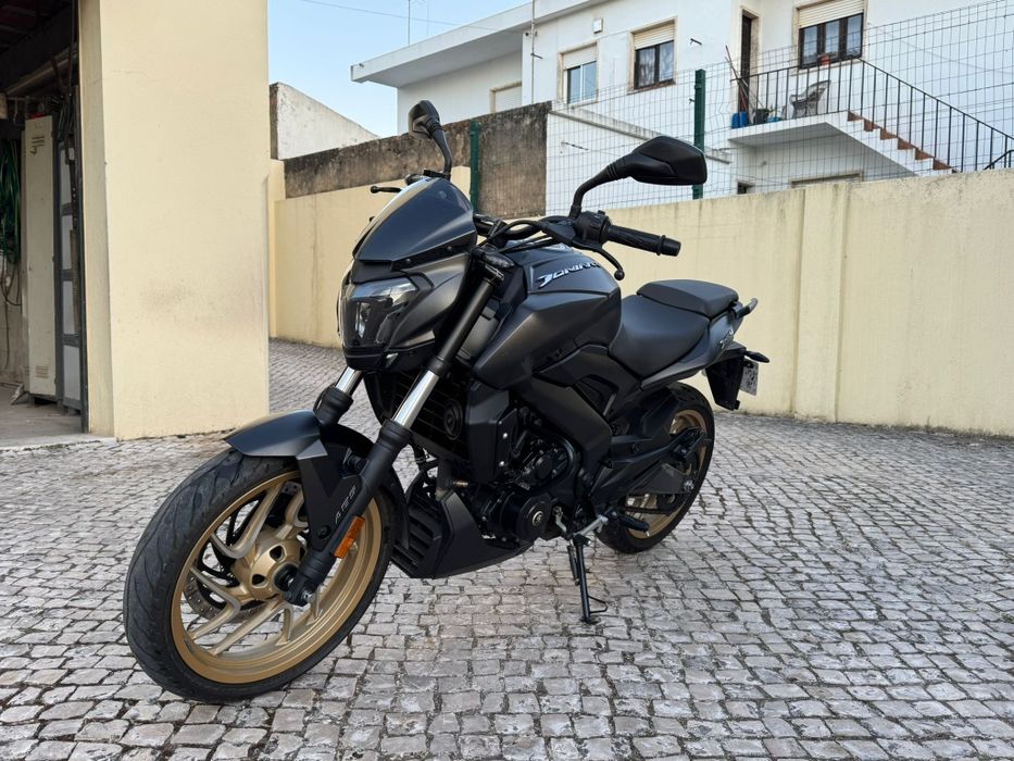 BAJAJ Dominar 400