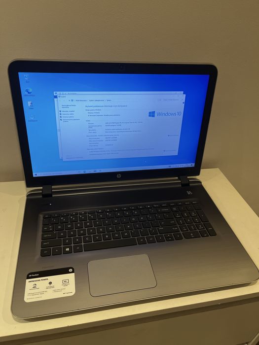 Duży laptop HP Pavilion 17"