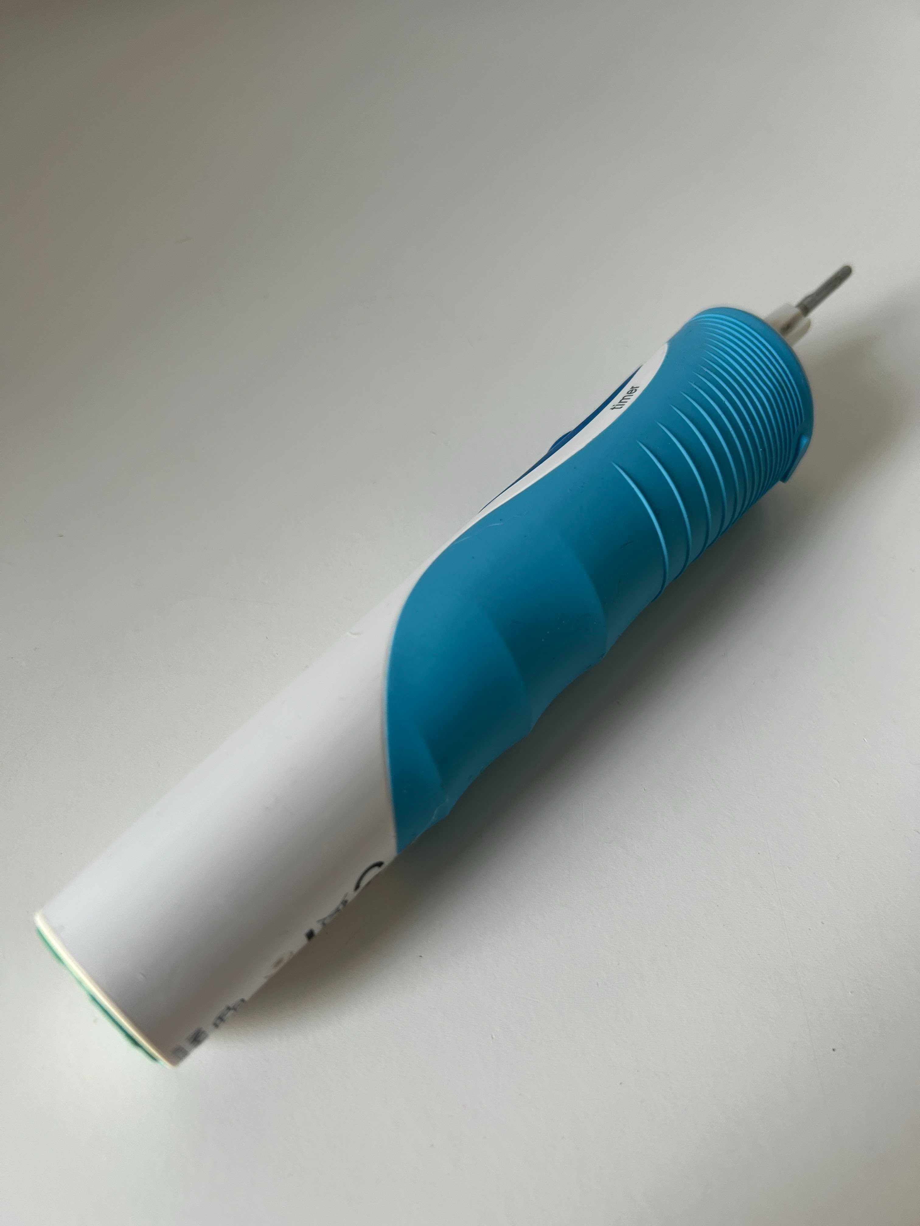 Oral-B Vitality szczoteczka elektrycznan rotacyjna +  2 końcówki