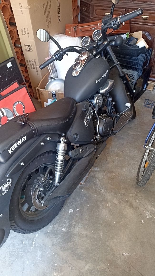 Mota Keeway superlight 125