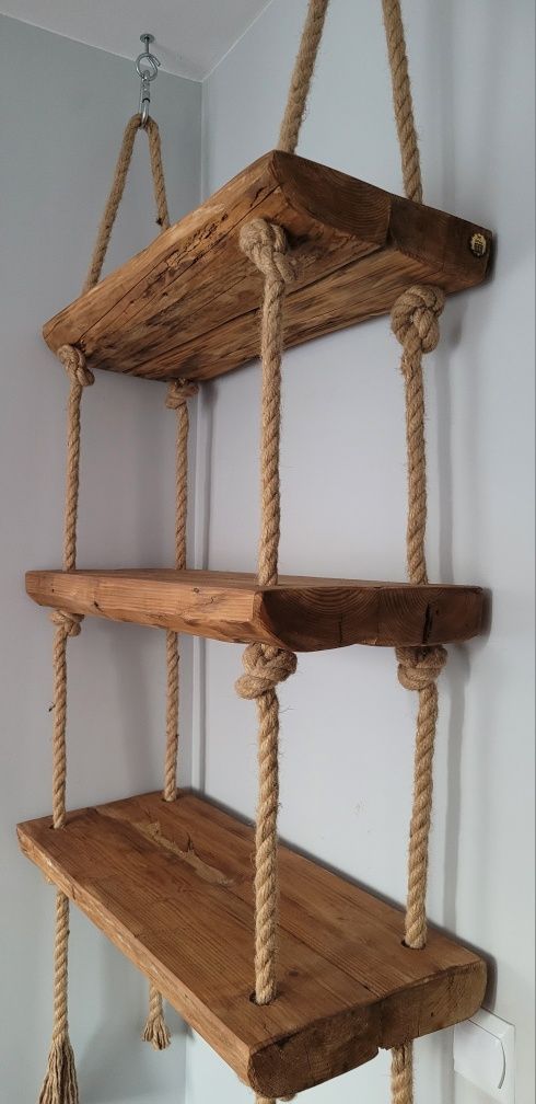 Półki ze starego drewna i sznura loft stare belki