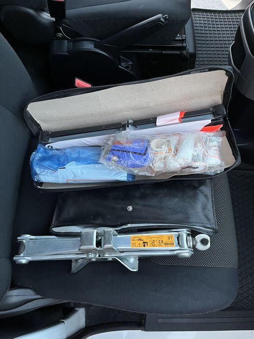 Продам бус Nissan nv200 1.5 dci