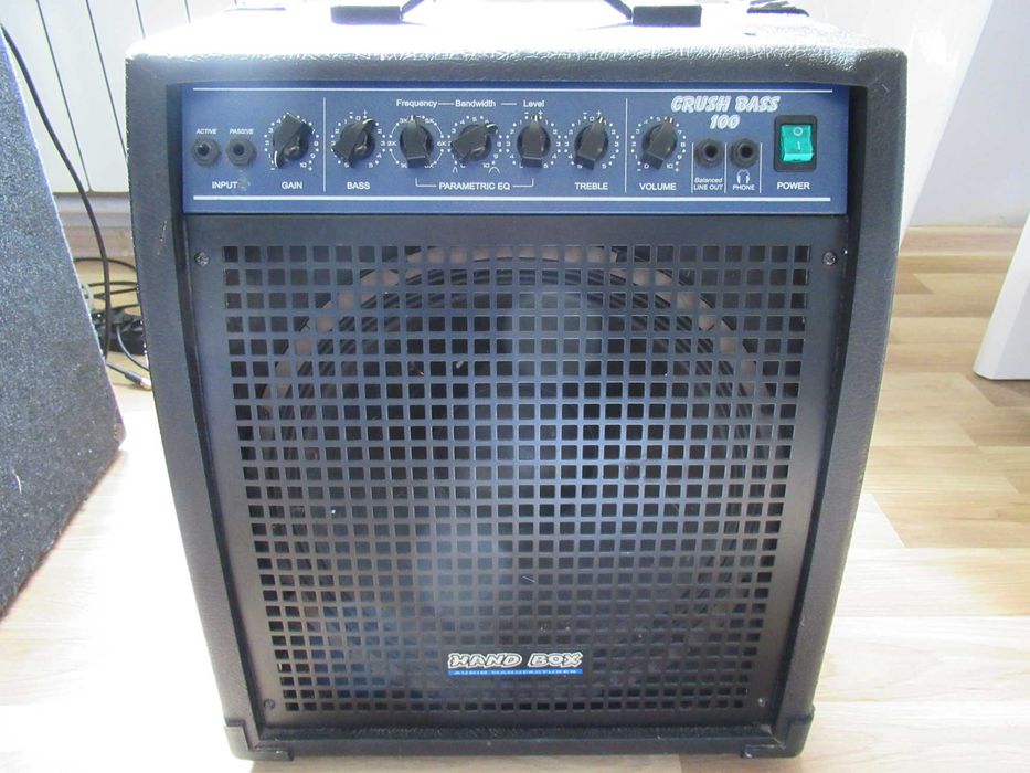 Basowy Wzmacniacz Crush Bass 100 Hand Box