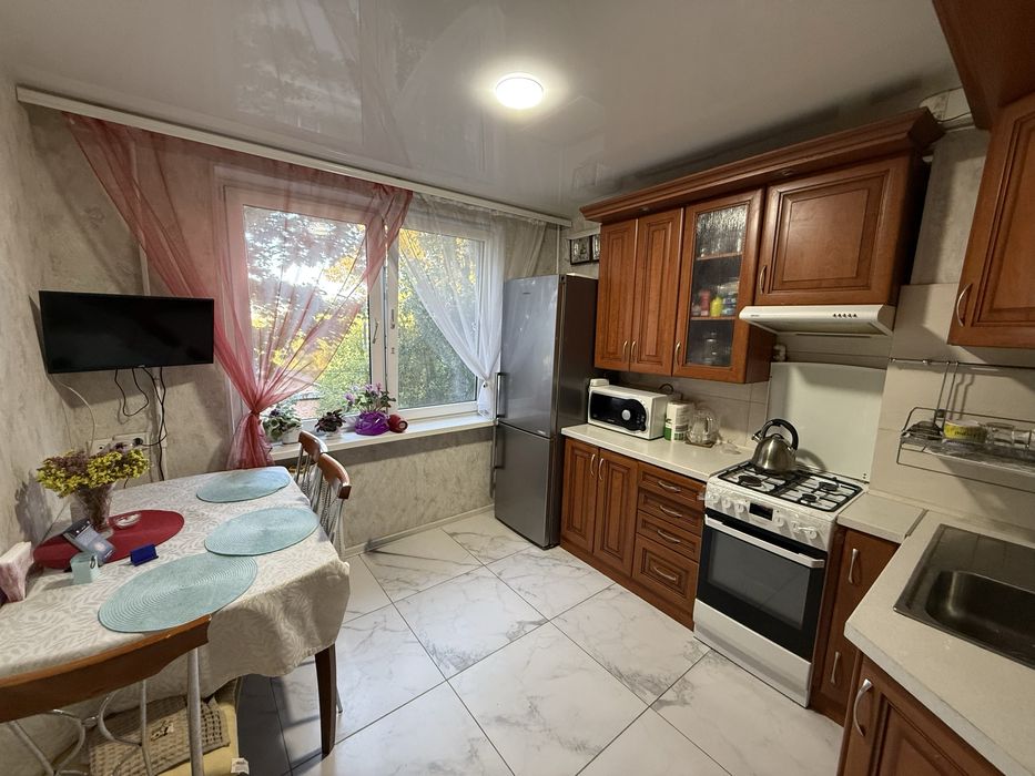 ПРОДАМ 2 кімнатну квартиру в ЦЕНТРІ МІСТА