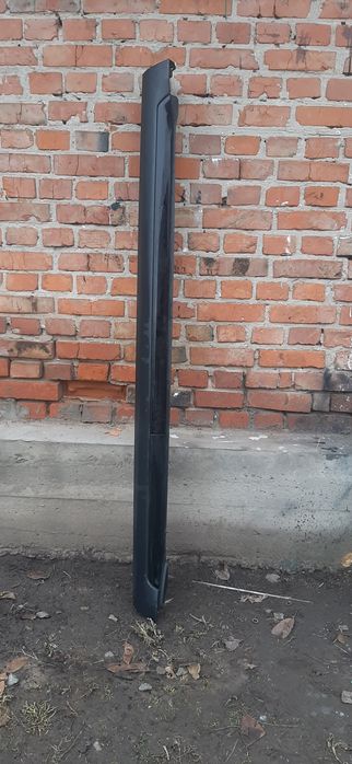 Поріг пластиковий лівий на Сітроєн С кросер