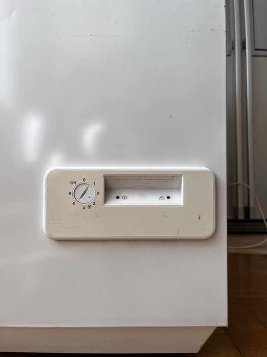 Морозильна камера Zanussi BNI280