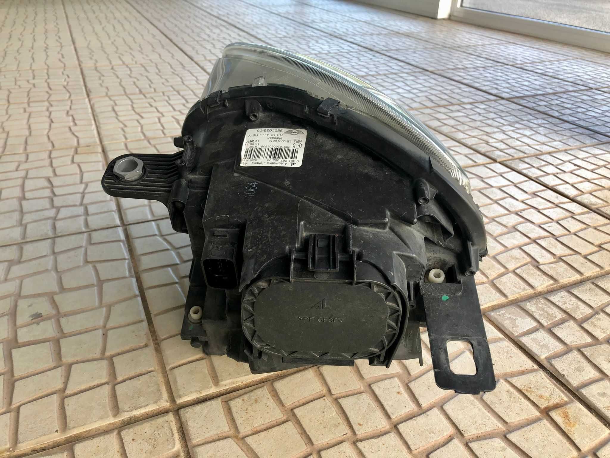 Faróis frontais para Mini Countryman