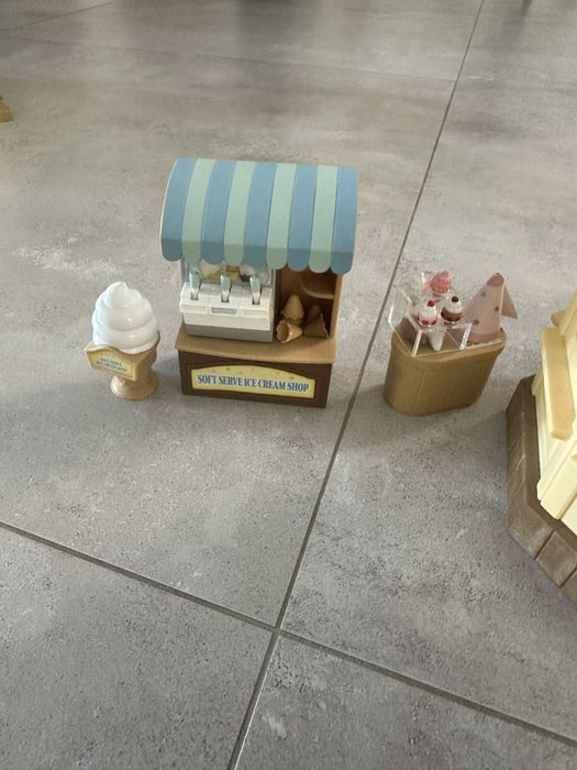 Будинок, лікарня, shop, сімʼя. Sylvanian Families