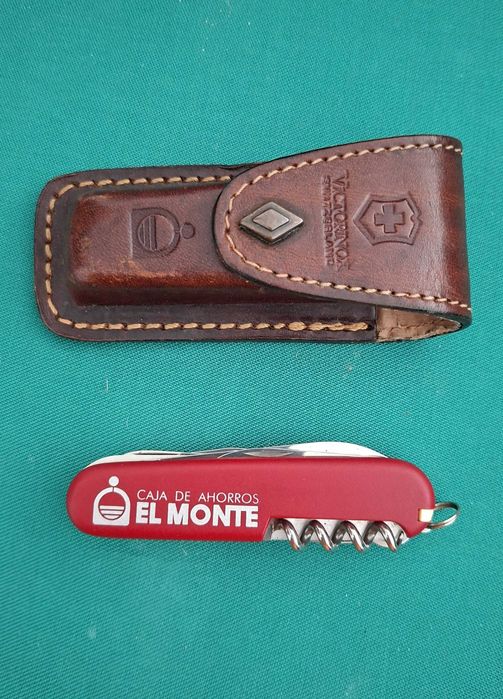 Canivete Victorinox + Bolsa Caja de Ahorros El Monte (Cajasol)