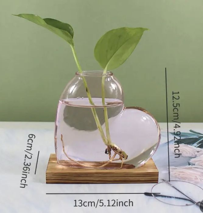 Różowy Szklany Wazon w Kształcie Serca serce z Drewnianą Podstawą