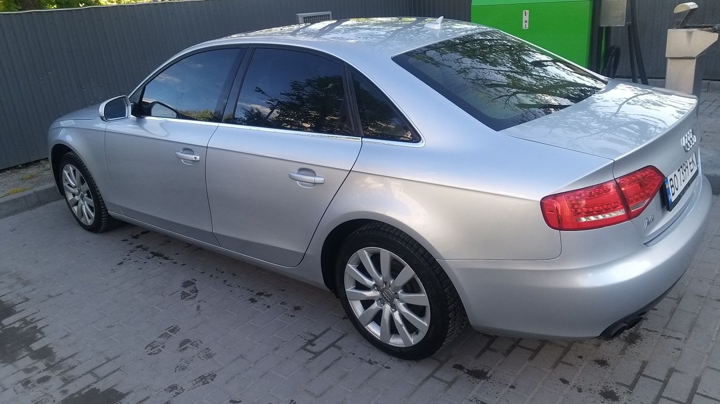 Audi A4 quattro 2012 рік