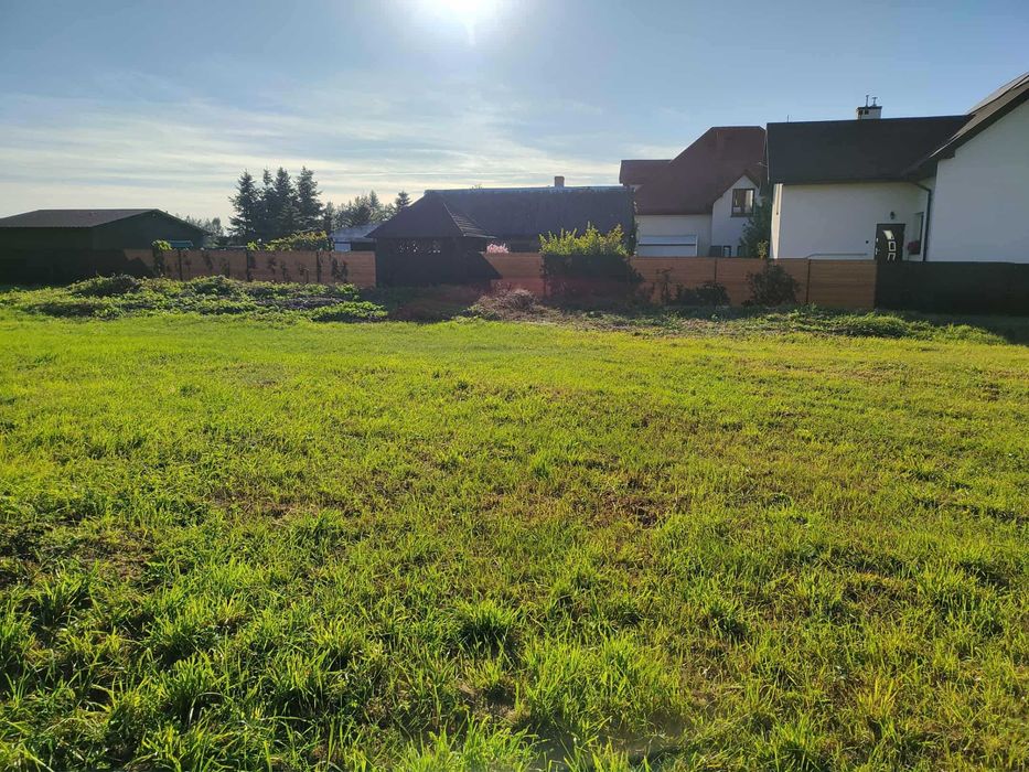 Atrakcyjna działka budowlana o pow. 1200m2 wraz z domem - Lasowice