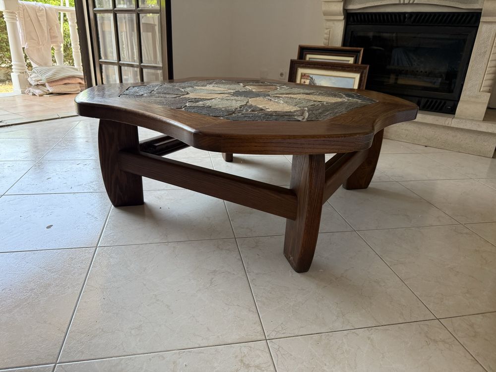Mesa de Centro em pedra e madeira