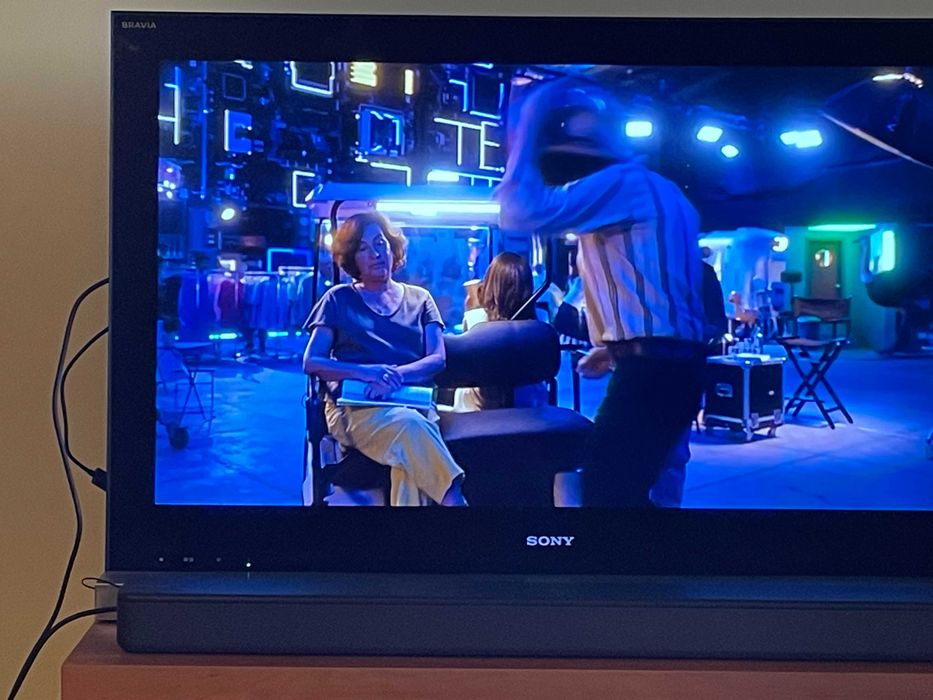 Sony lcd 43" modelo kdl-40nx700 - impecável, com comando e Sound bar