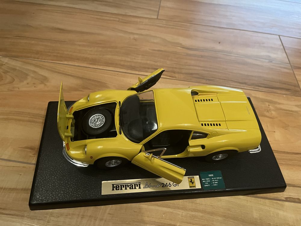 Ministura Ferrari Dino 246 GT