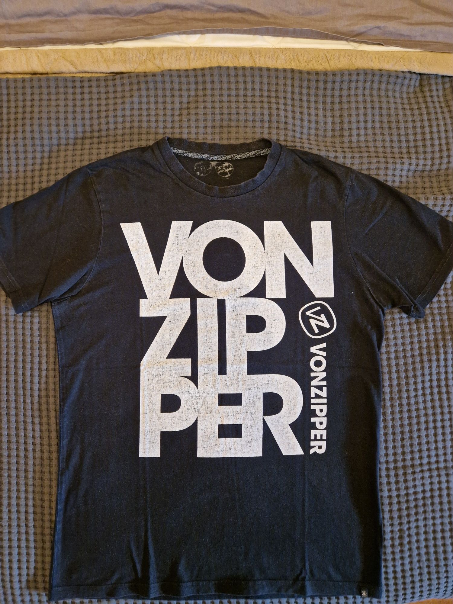 T-shirt Von Zipper preta - tamanho S