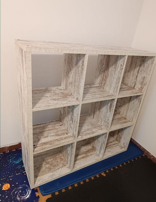 Estantes kallax cinza brilhante e efeito madeira