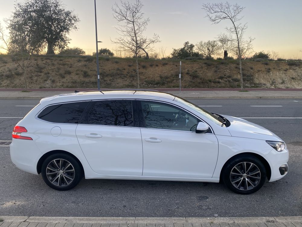Peugeot com possibilidade de financiamento