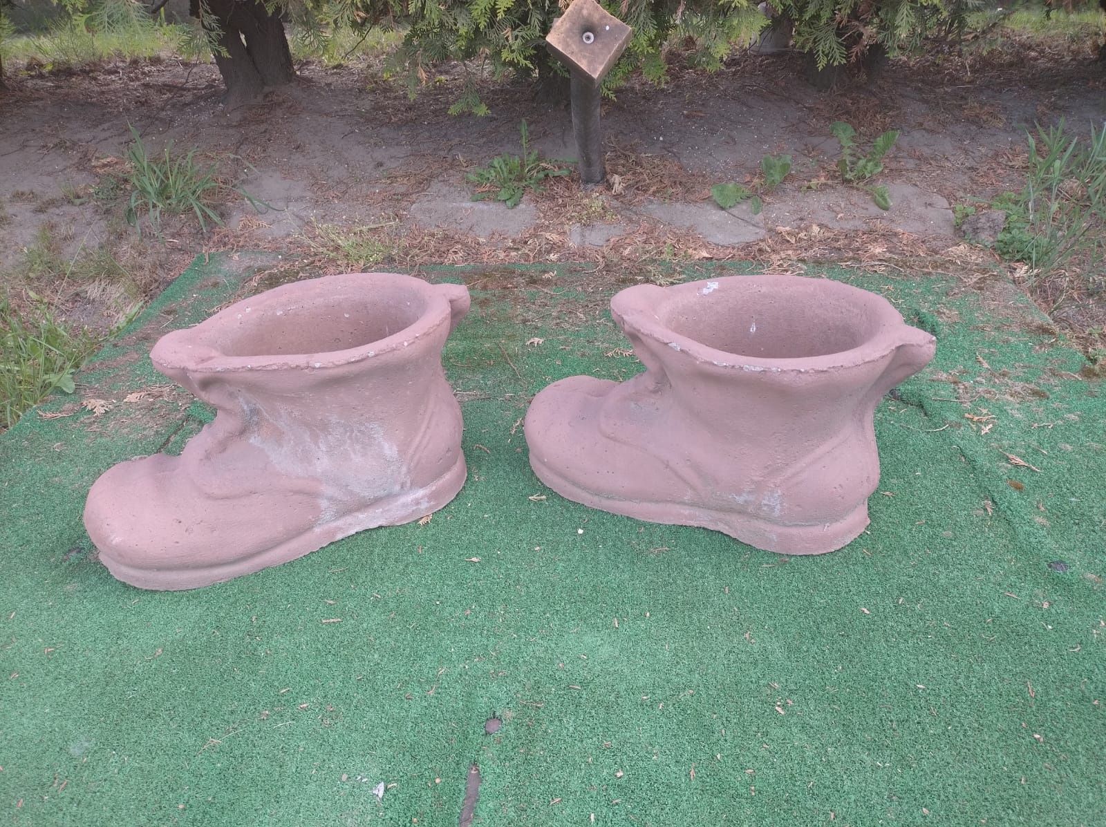 Buty ogrodowe, ozdobą do kwiatków, doniczka do kwiatów