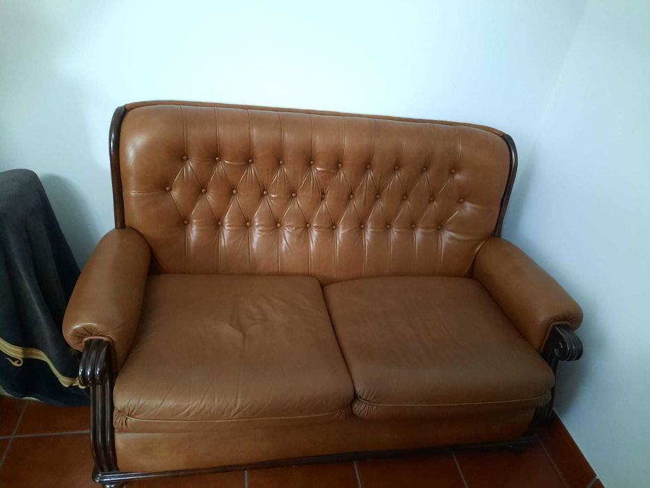 Sofá em pele genuína