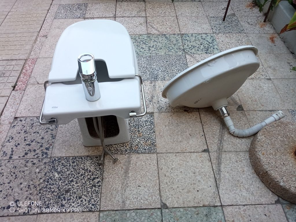 Bidé e lavatório marca roca