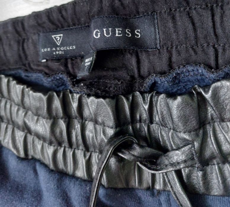 Spodnie damskie dresowe granatowe Guess M