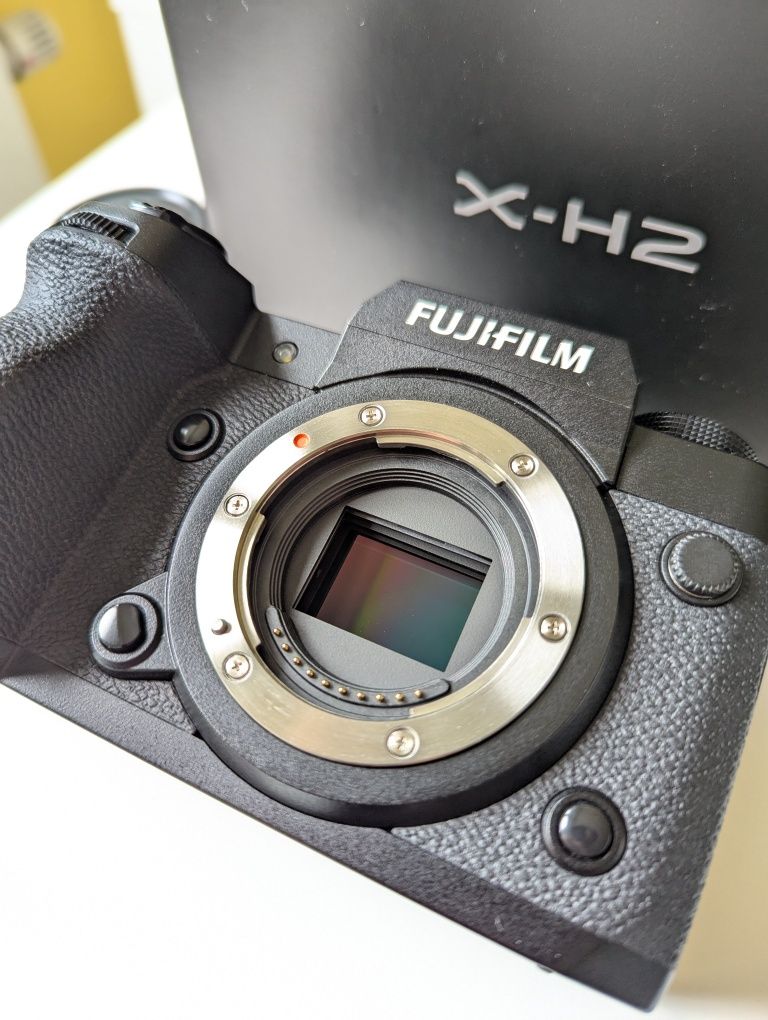 Aparat Fujifilm XH2 + karta Kingston UHS-II V90 128GB + bateria USB-C