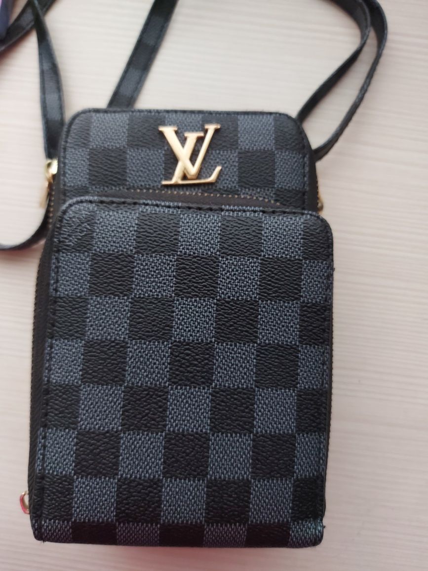 Продам сумочку Louis Vuitton